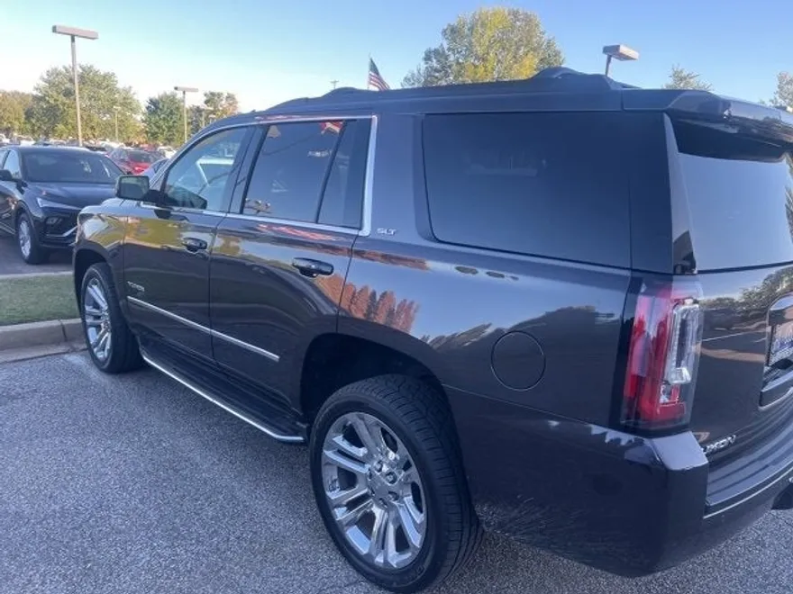 2017 Gmc Yukon SLT photo 1