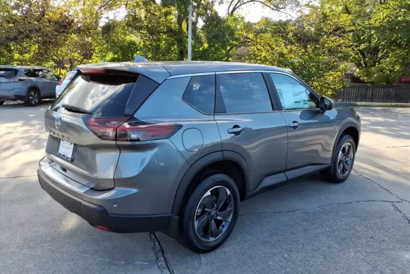 2026 Nissan Rogue SV photo 1