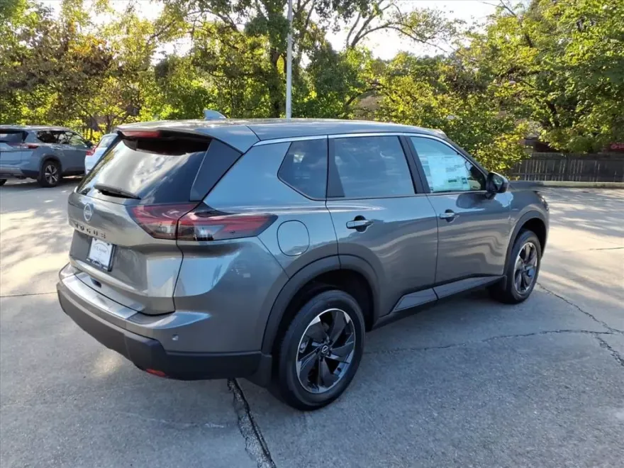 2026 Nissan Rogue SV photo 1