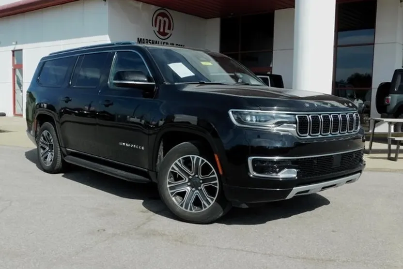 2023 Jeep Wagoneer L Series II photo 1
