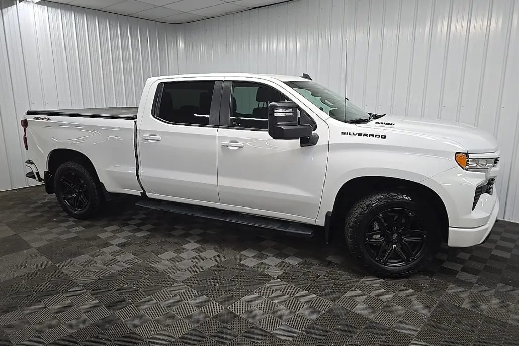 2023 Chevrolet Silverado 1500 RST photo 1