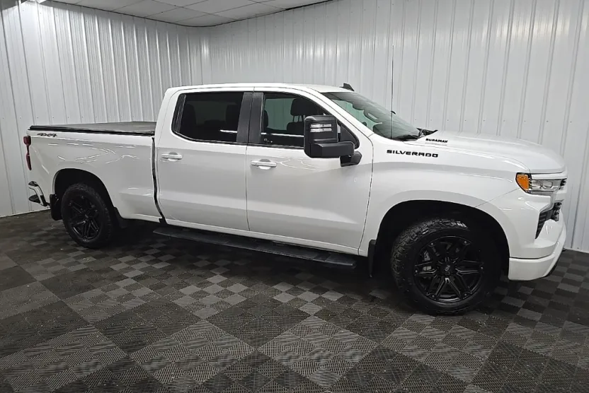 2023 Chevrolet Silverado 1500 RST photo 1