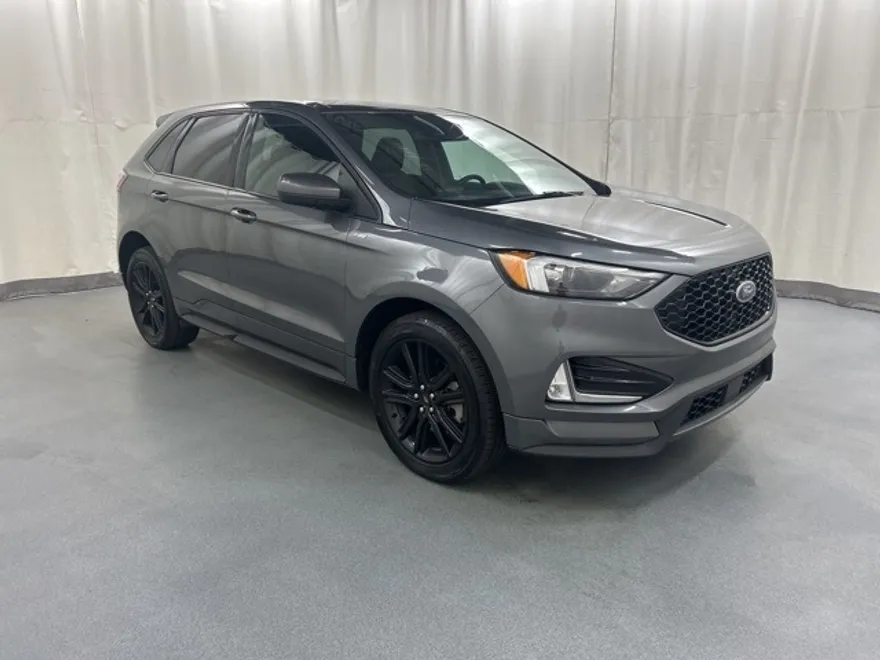2021 Ford Edge ST photo 1
