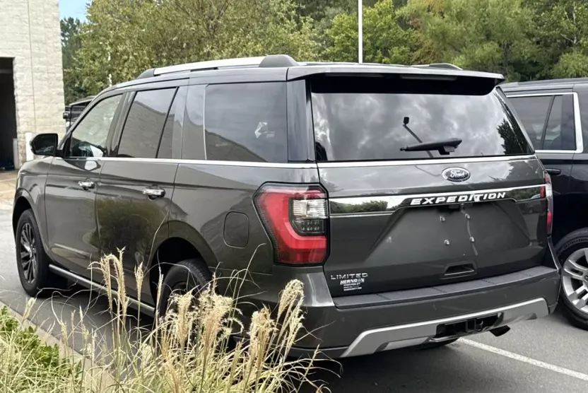 2020 Ford Expedition Limited photo 1