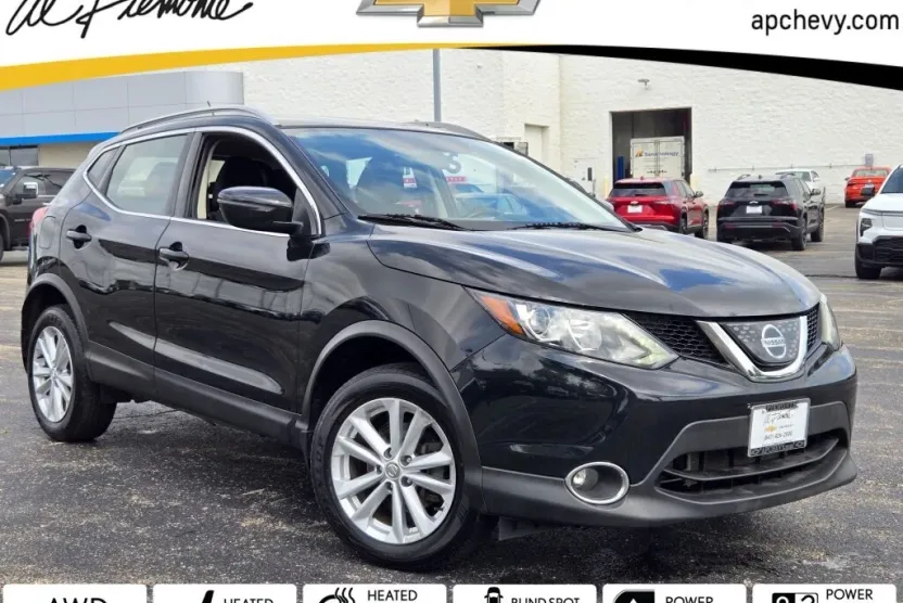 2018 Nissan Rogue Sport SV photo 1