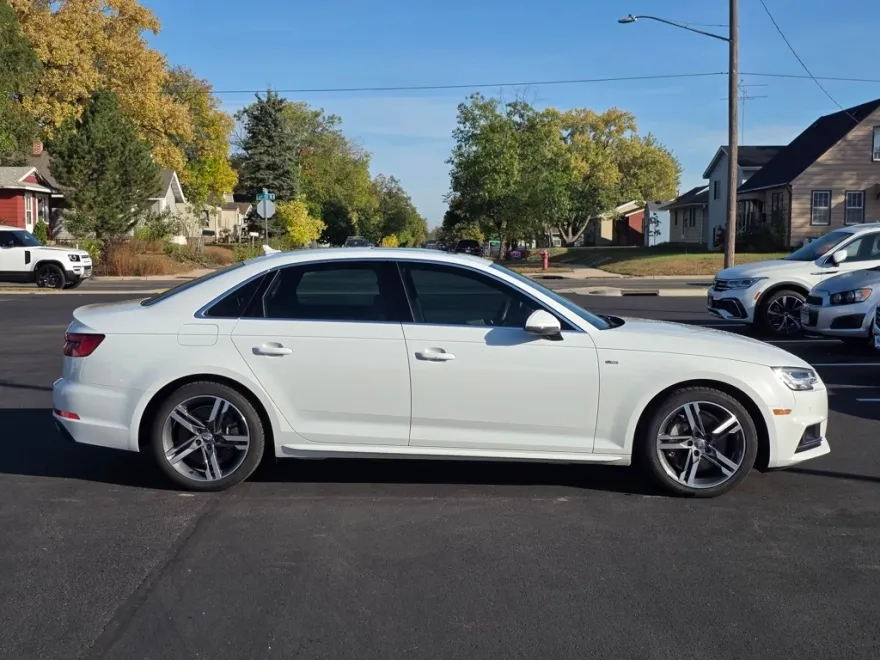 2017 Audi A4 2.0T Prestige Quattro photo 1