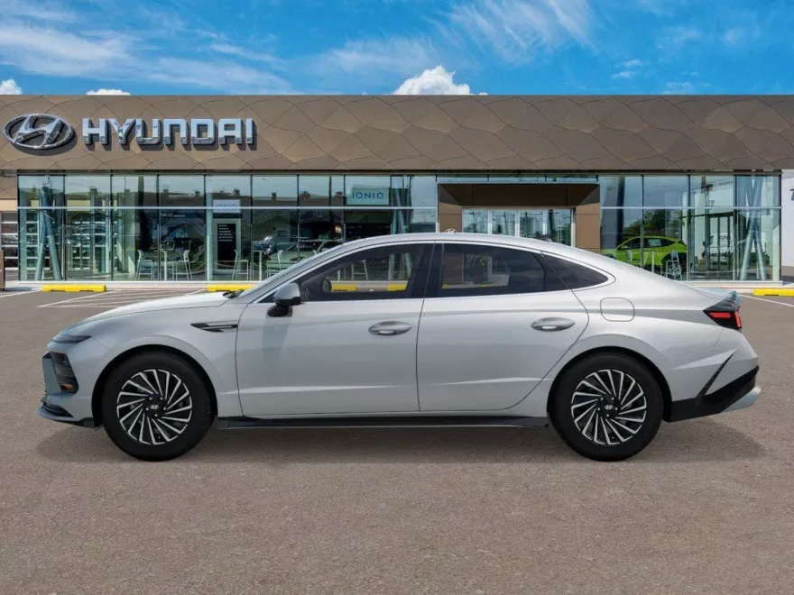 2025 Hyundai Sonata Hybrid Limited photo 1