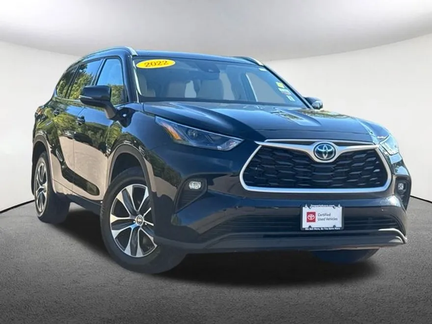 2022 Toyota Highlander Hybrid XLE photo 1