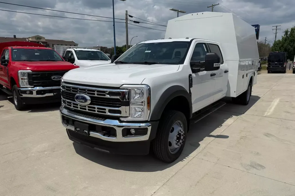 2025 Ford F-450 XLT photo 1