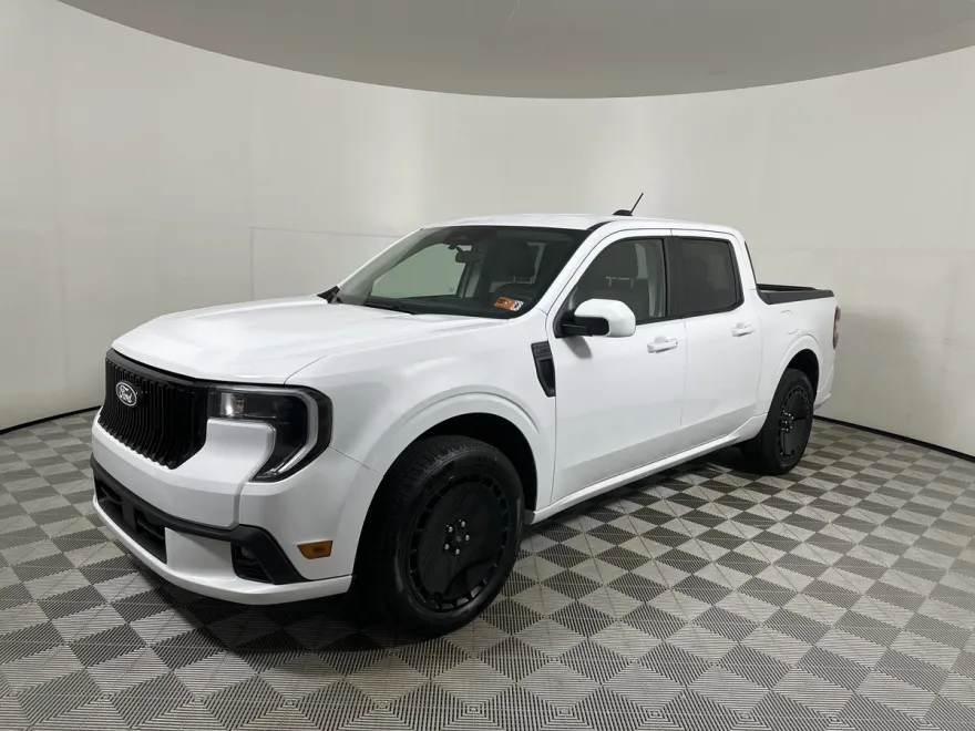 2025 Ford Maverick photo 1