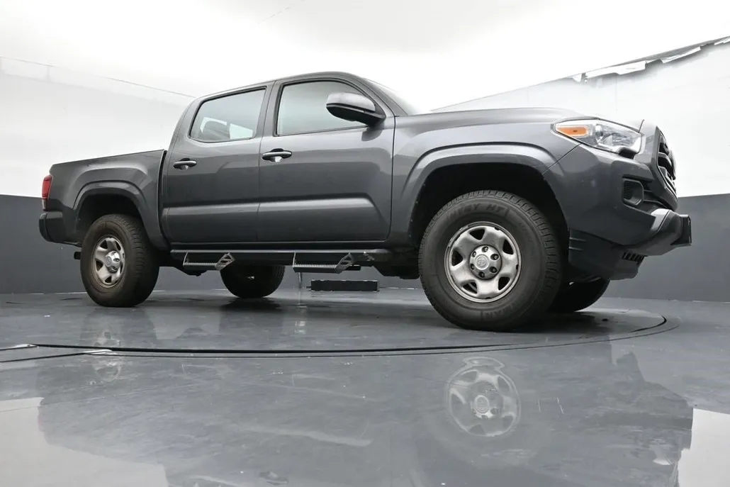 2018 Toyota Tacoma SR Double Cab V6 4x4 photo 1