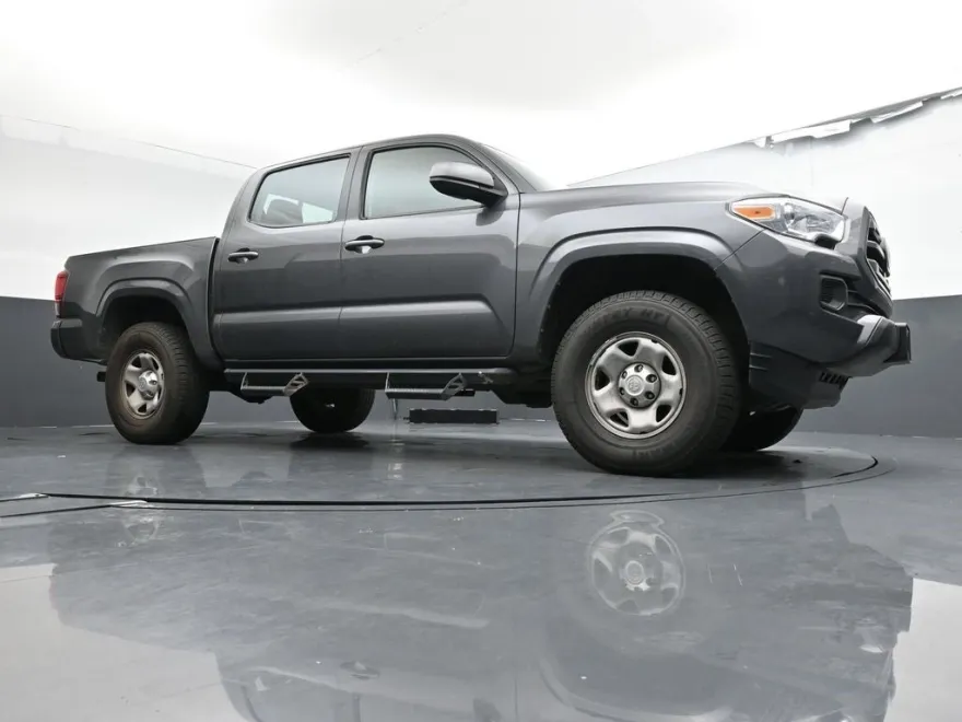 2018 Toyota Tacoma SR Double Cab V6 4x4 photo 1