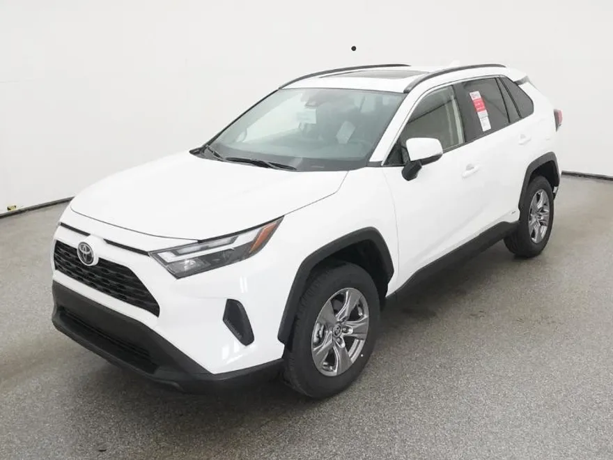 2025 Toyota RAV4 Hybrid XLE photo 1
