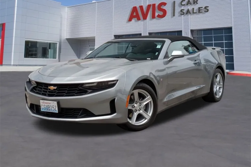 2023 Chevrolet Camaro 1LT photo 1