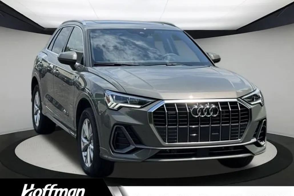 2025 Audi Q3 45 TFSI S line Premium photo 1