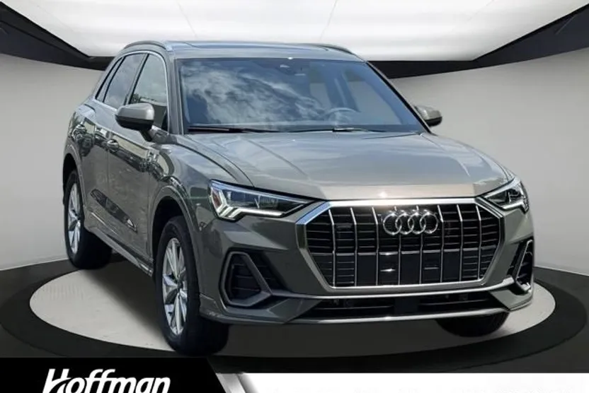 2025 Audi Q3 45 TFSI S line Premium photo 1