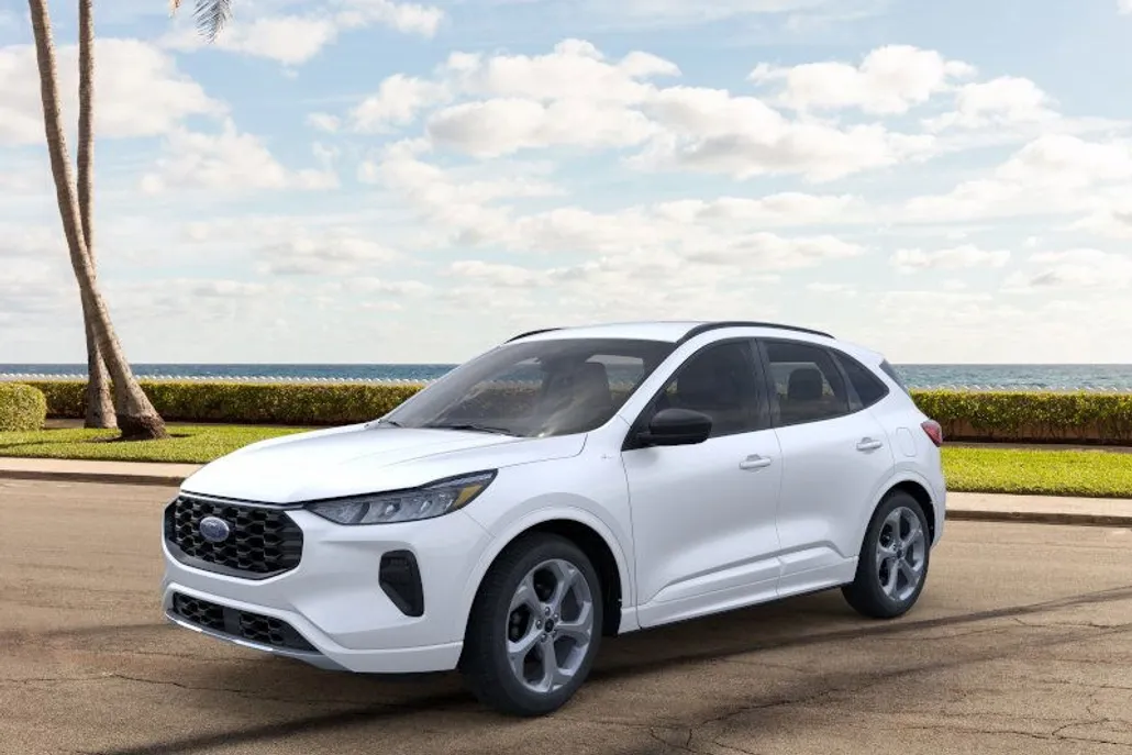 2024 Ford Escape ST-Line Hybrid photo 1