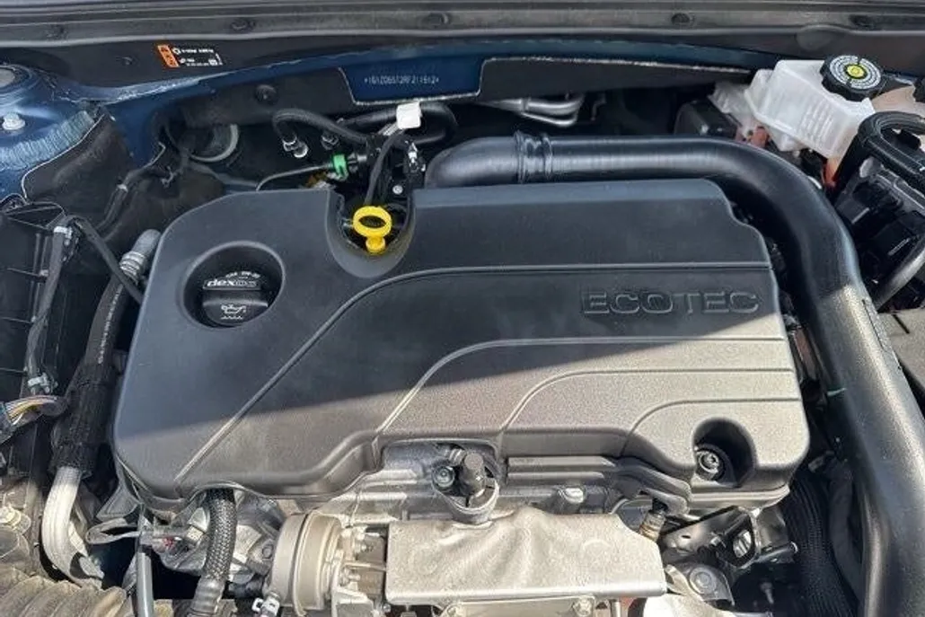 2024 Chevrolet Malibu 1LT photo 1