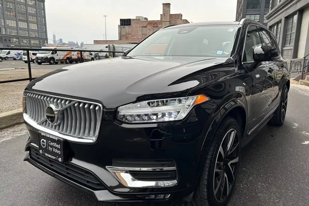 2024 Volvo XC90 Ultimate photo 1