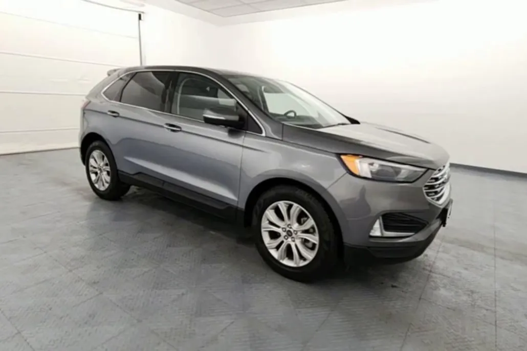 2022 Ford Edge Titanium photo 1