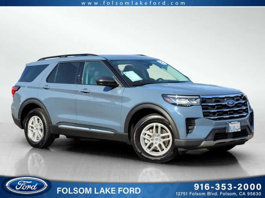 2025 Ford Explorer photo 1