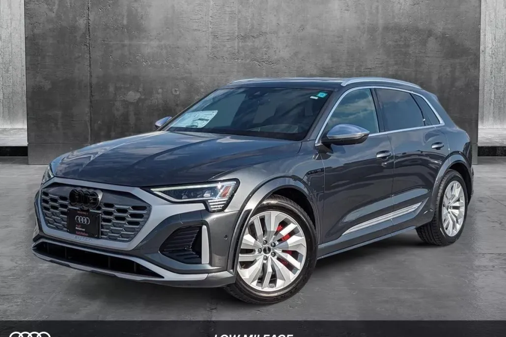 2024 Audi SQ8 Prestige photo 1