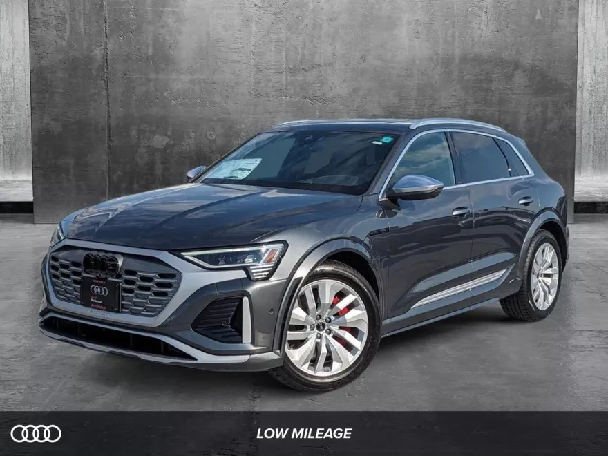 2024 Audi SQ8 Prestige photo 1