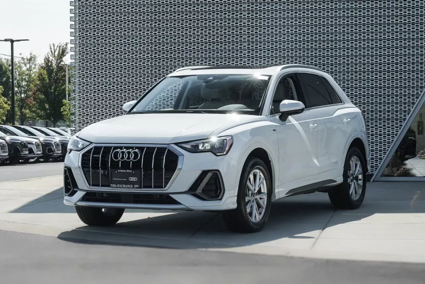 2022 Audi Q3 S line Premium photo 1