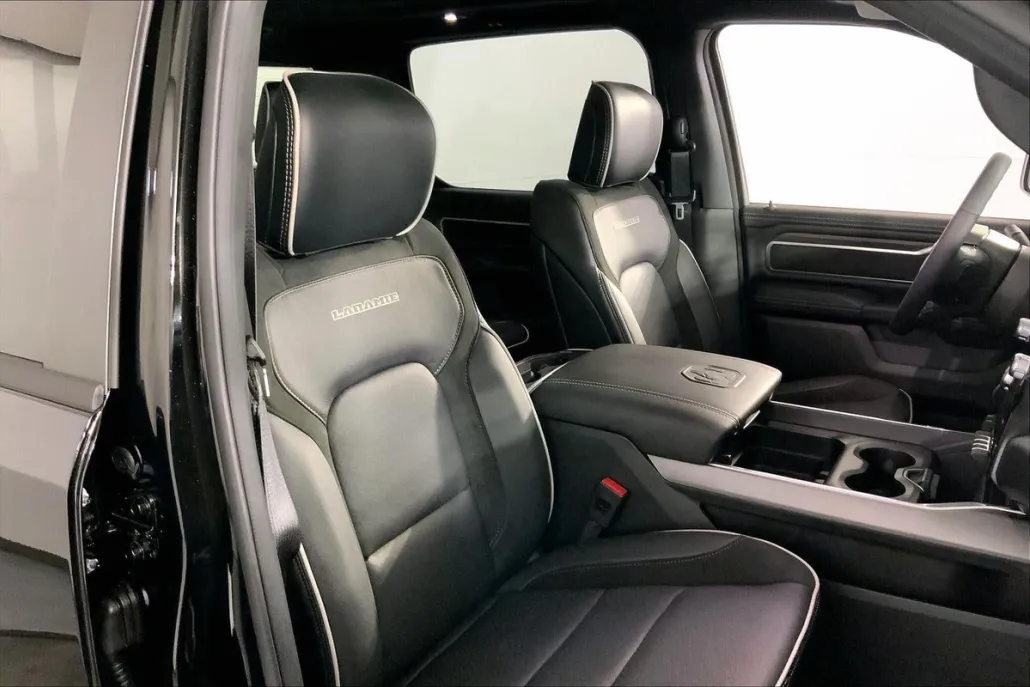 2025 Ram 1500 Laramie photo 1
