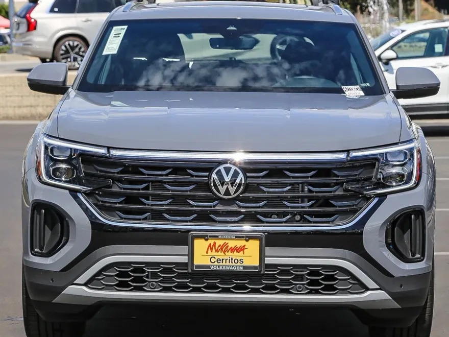 2026 Volkswagen Atlas Cross Sport SE Technology photo 1
