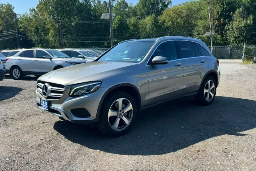 2019 Mercedes Benz GLC 300 4MATIC photo 1