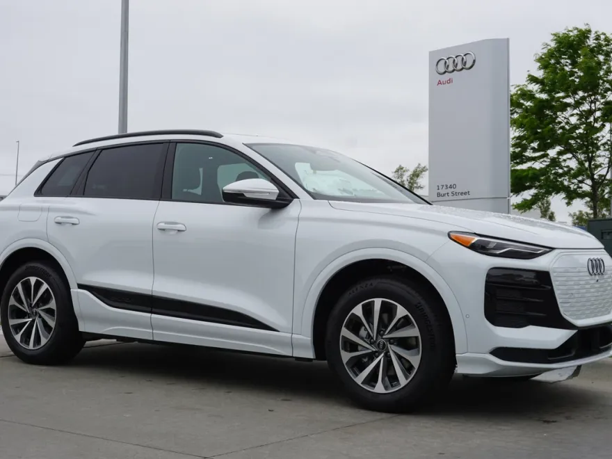 2025 Audi Q6 E-tron Premium photo 1