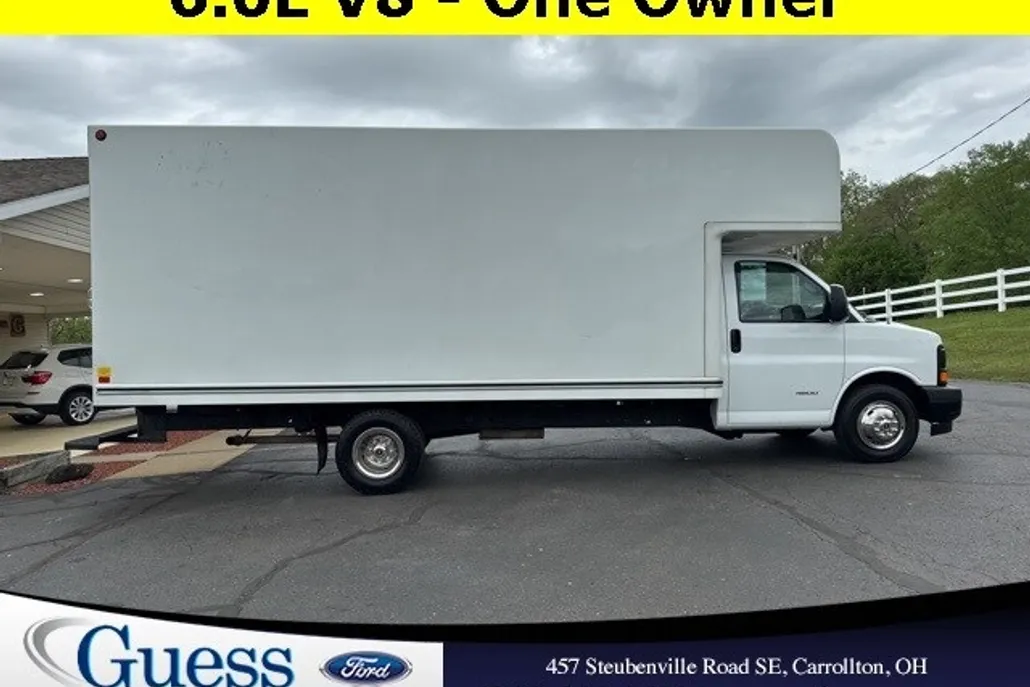 2017 Chevrolet Express Base photo 1