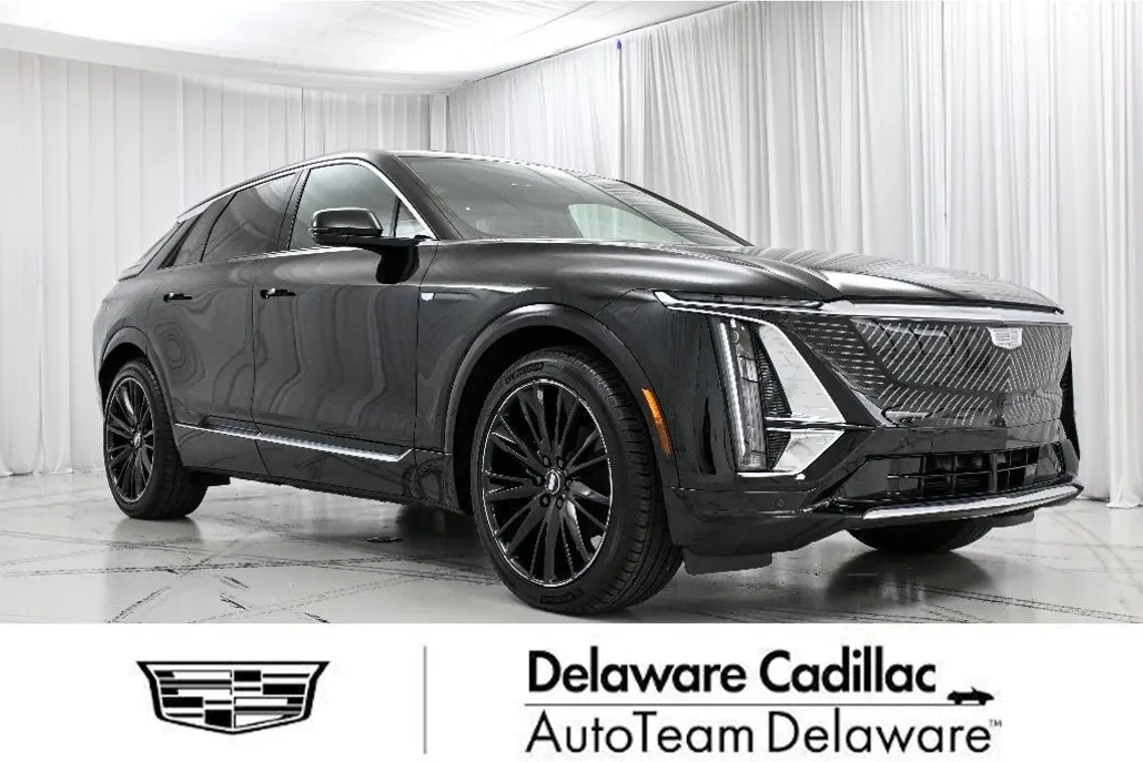 2025 Cadillac Lyriq Luxury photo 1