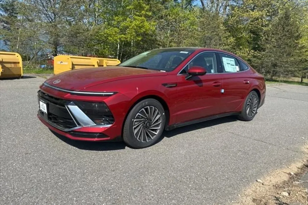 2025 Hyundai Sonata Hybrid Limited photo 1