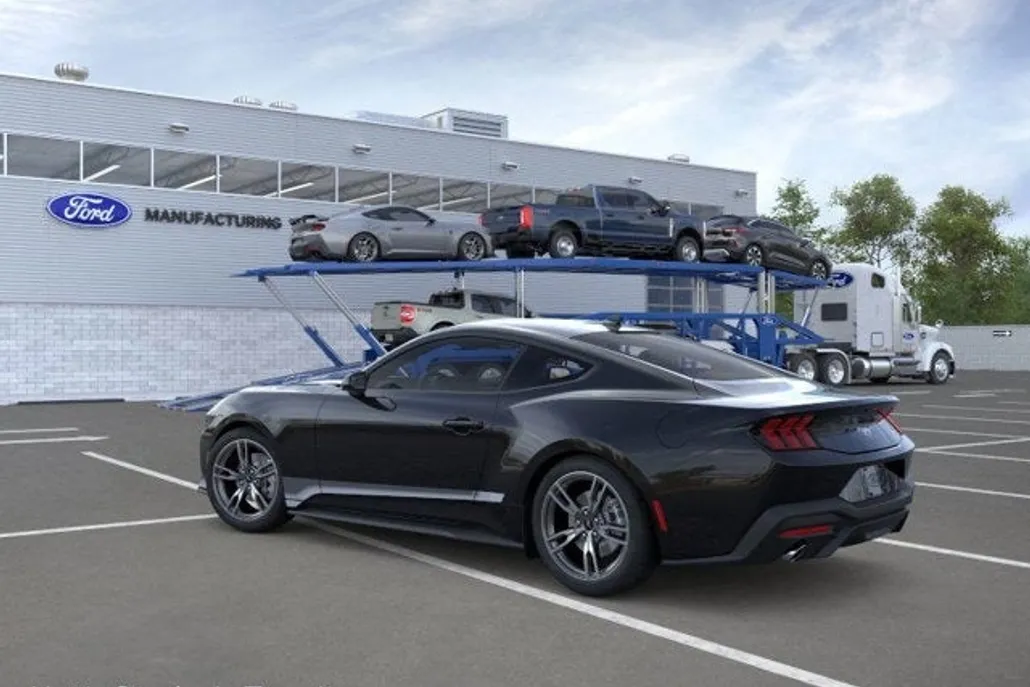 2025 Ford Mustang EcoBoost photo 1