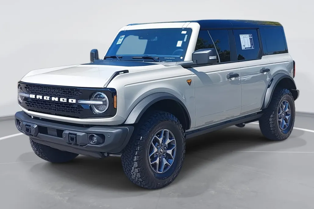 2025 Ford Bronco Badlands photo 1