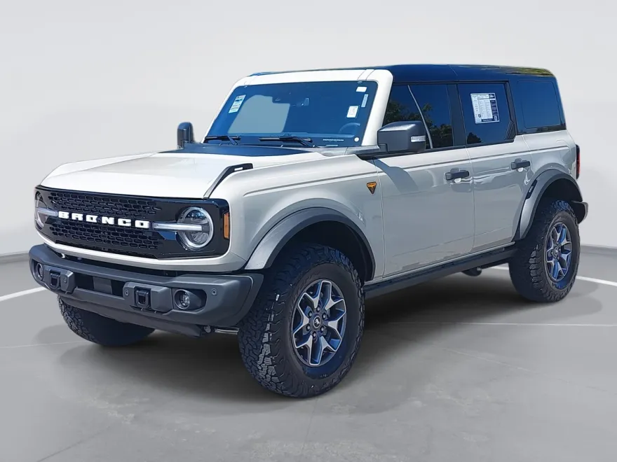 2025 Ford Bronco Badlands photo 1