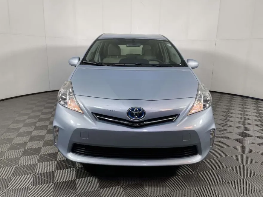 2014 Toyota Prius V Two photo 1