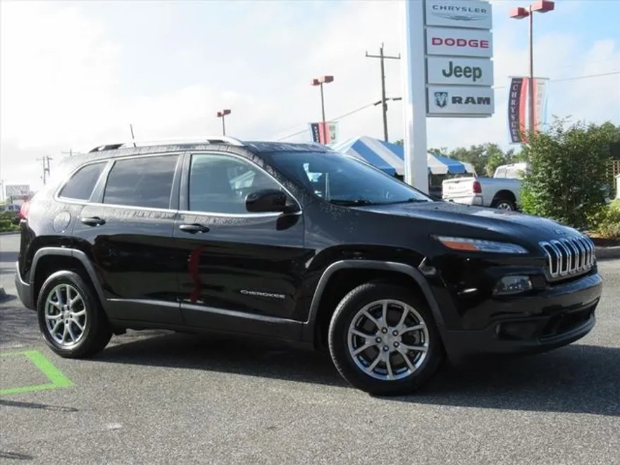 2018 Jeep Cherokee Latitude photo 1