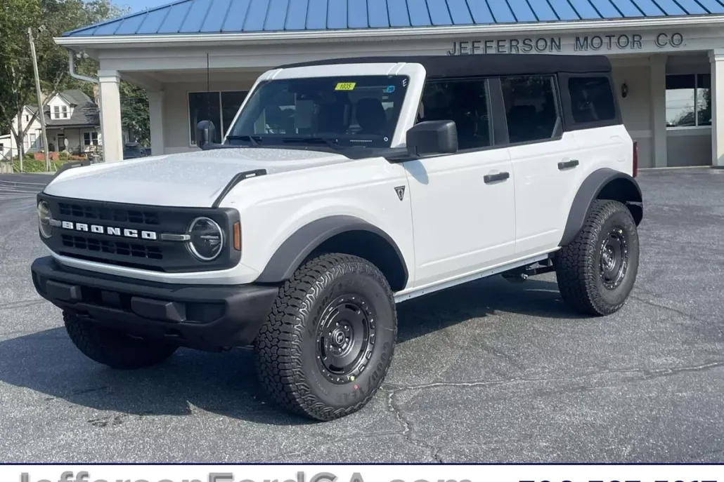 2025 Ford Bronco Base photo 1