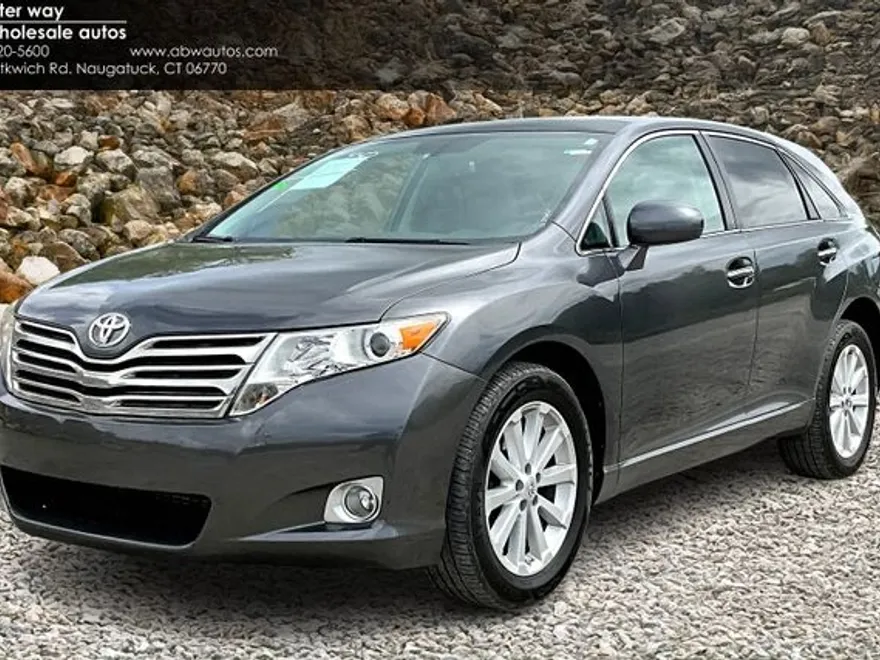 2010 Toyota Venza photo 1