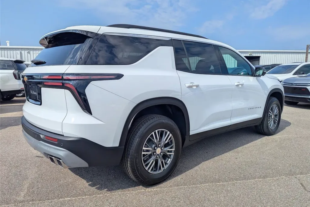 2026 Chevrolet Traverse photo 1