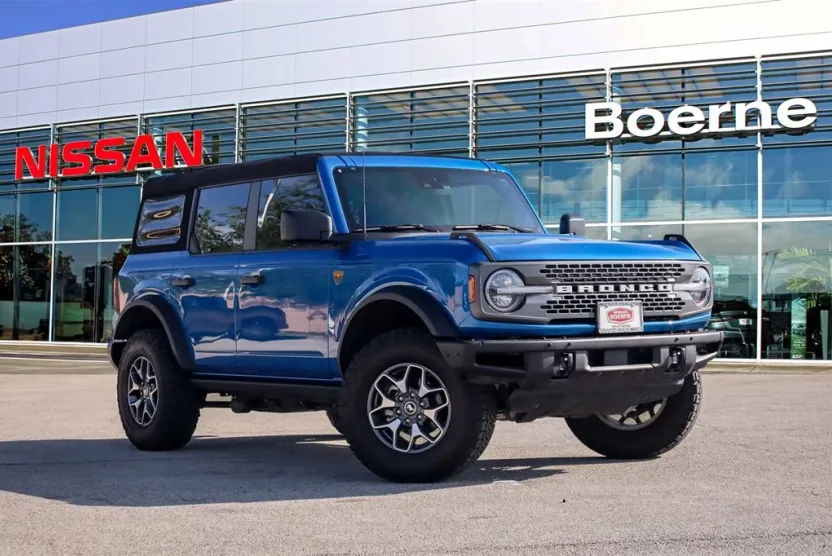2023 Ford Bronco Badlands photo 1