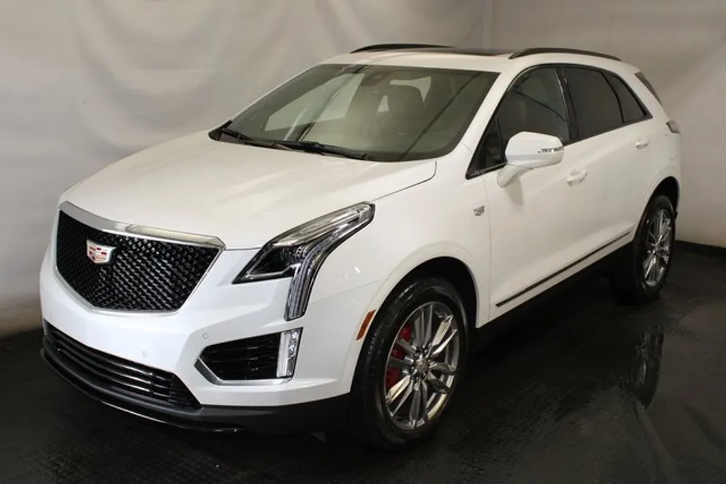 2025 Cadillac XT5 Sport photo 1