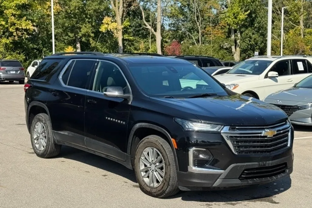 2023 Chevrolet Traverse Cloth 1LT photo 1