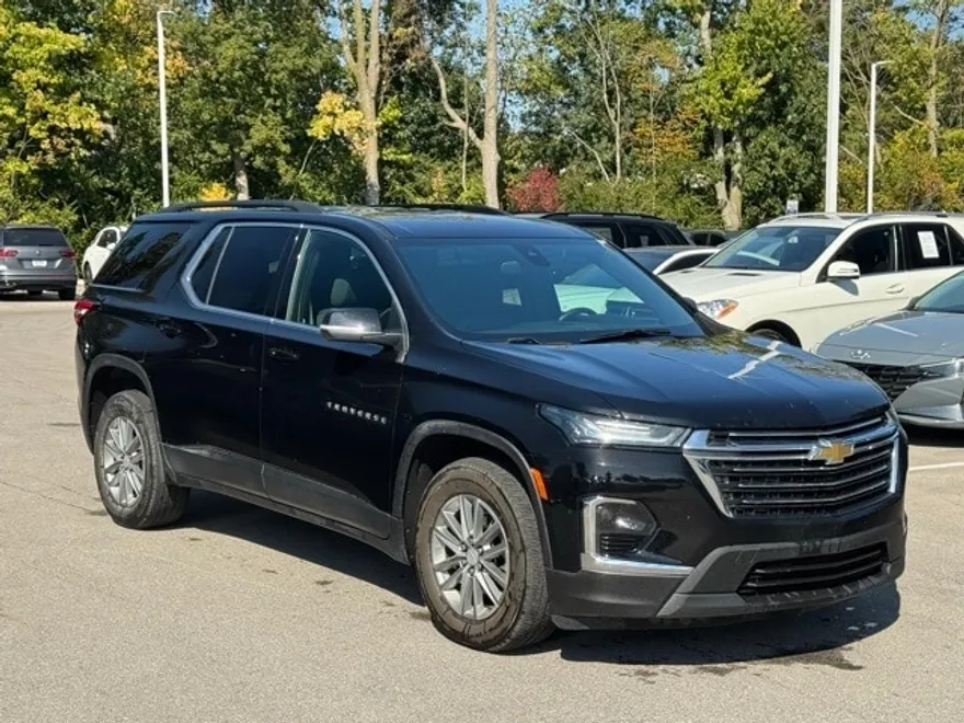 2023 Chevrolet Traverse Cloth 1LT photo 1