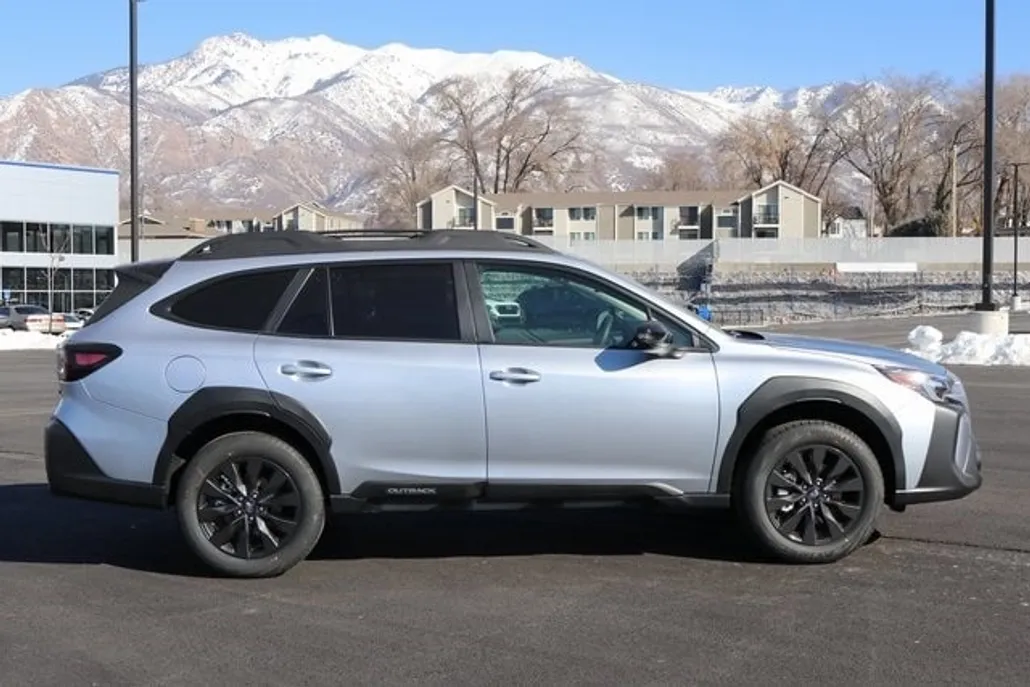 2025 Subaru Outback Onyx Edition photo 1