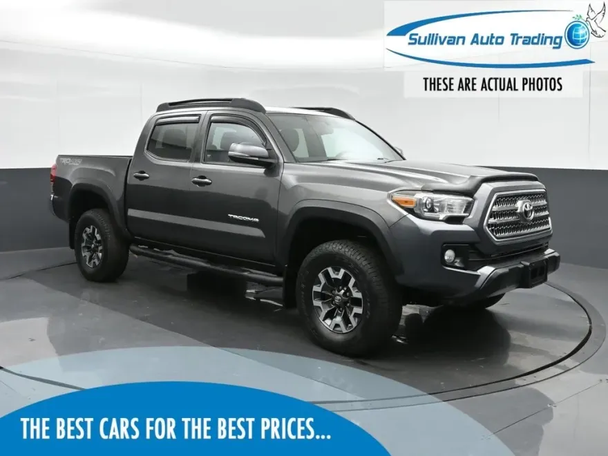 2017 Toyota Tacoma TRD Off-Road photo 1