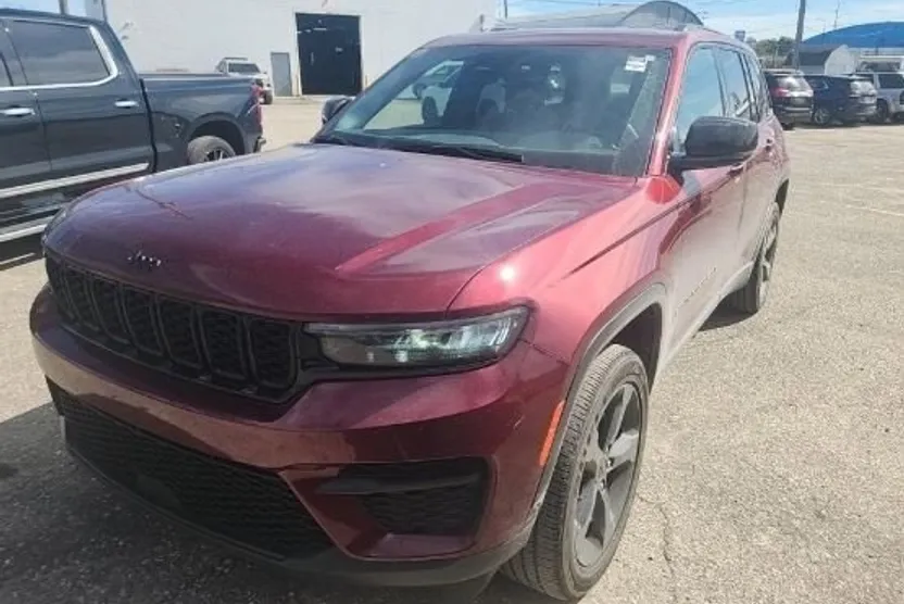 2023 Jeep Grand Cherokee Altitude photo 1